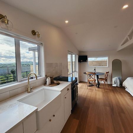Willow View Cottage - Beautiful Farm Views Close To Waitomo オトロハンガ エクステリア 写真