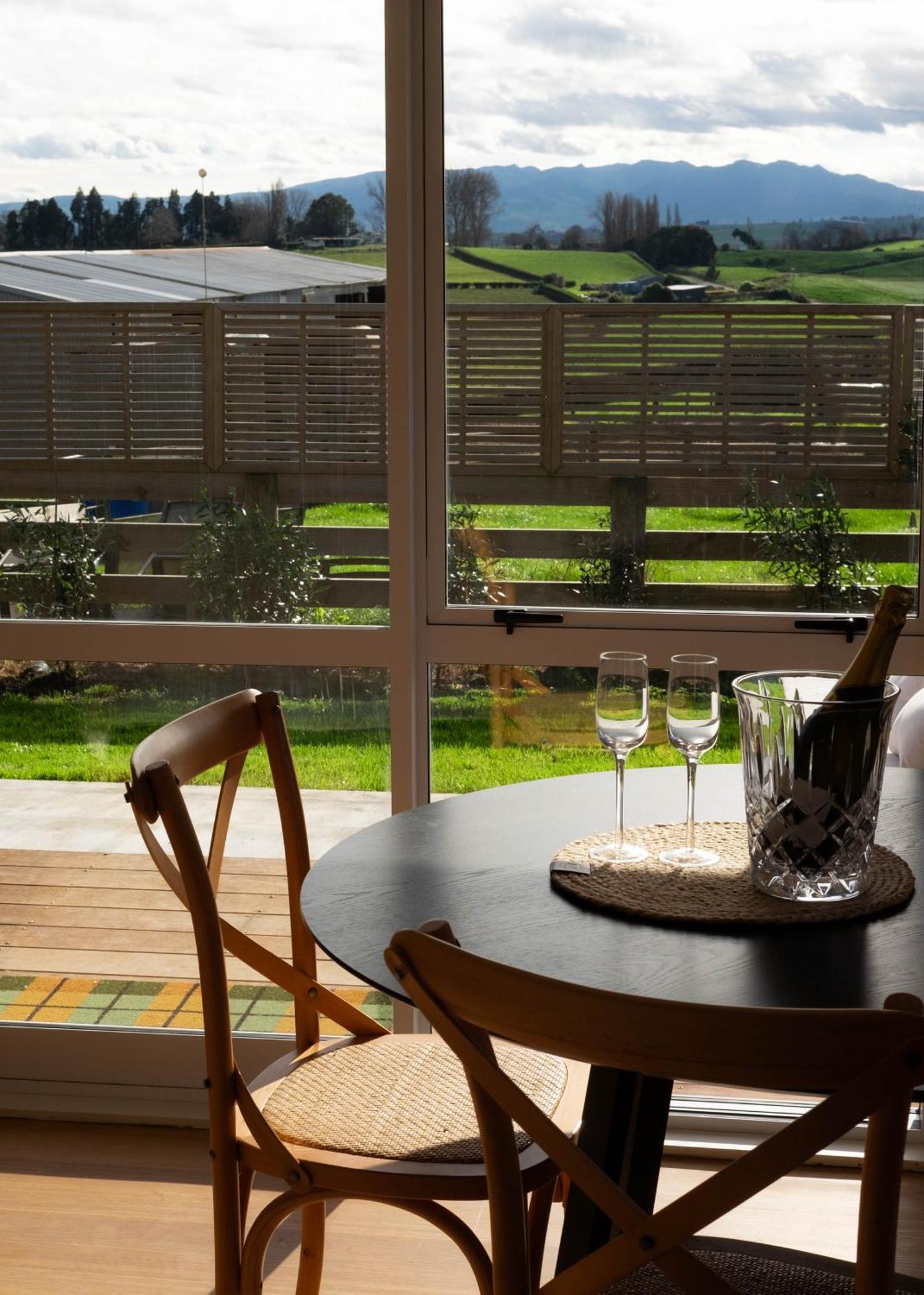 Willow View Cottage - Beautiful Farm Views Close To Waitomo オトロハンガ エクステリア 写真